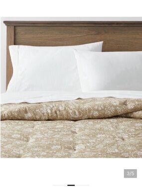 Threshold F/Q  Lofty Voile Quilt Moss Green and Cream